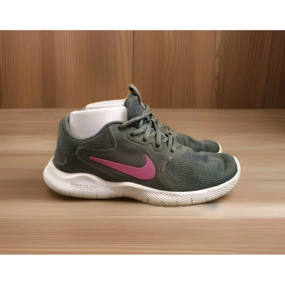 Nike Flex Experience Run 9 Sneakers Women’s Size‎ 6.5 Gray